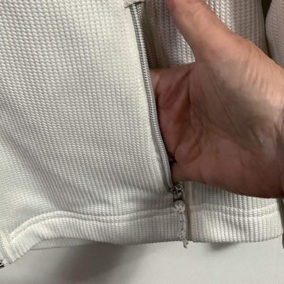 Free Country White part quilted hooded jacket, Size Medium, see measurements - Picture 4 of 7